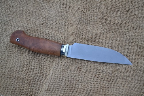 Нож Легионер - сталь D2, мельхиоровое литьё, G10, корень ореха.